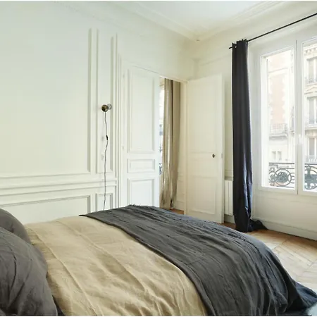 Luxurious - Located In Centre - Walking Distance From The Louvre *