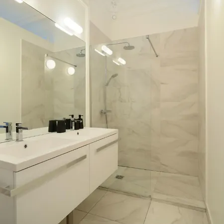 Luxurious - Located In Centre - Walking Distance From The Louvre Parijs