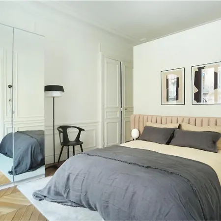 Luxurious - Located In Centre - Walking Distance From The Louvre *
